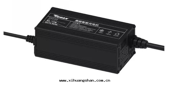 款智能充電(diàn)机